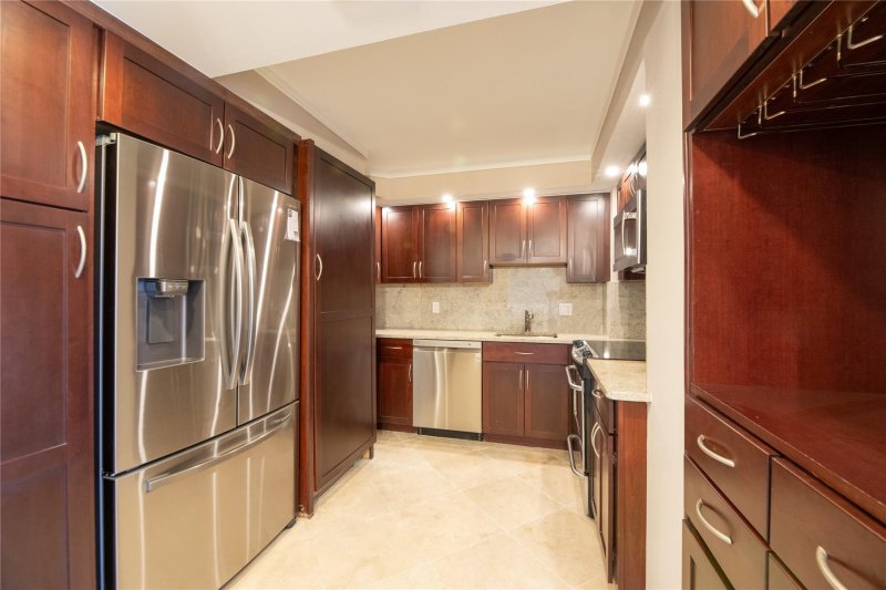 Condo for sale at The Venetian 605