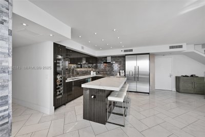 Comprar apartamento no Beach Club One PH4405