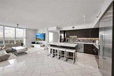 Comprar apartamento no Beach Club One PH4405