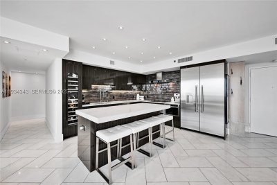 Comprar apartamento no Beach Club One PH4405