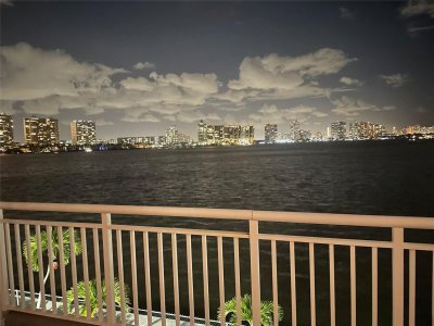Comprar apartamento en Winston Towers 220