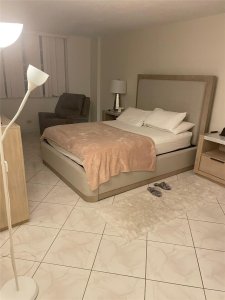Comprar apartamento en Winston Towers 220