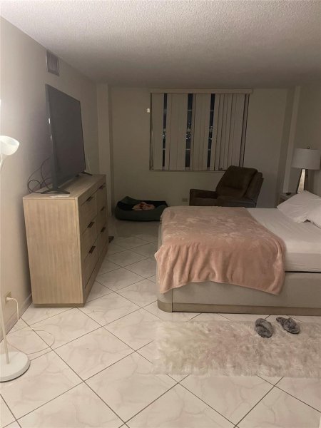 Comprar apartamento en Winston Towers 220