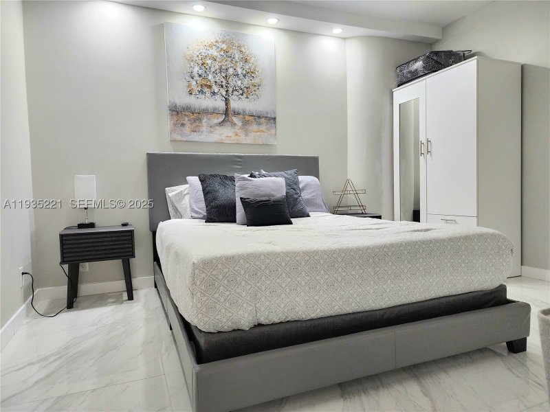 Condo for sale at Sea Air Towers 425