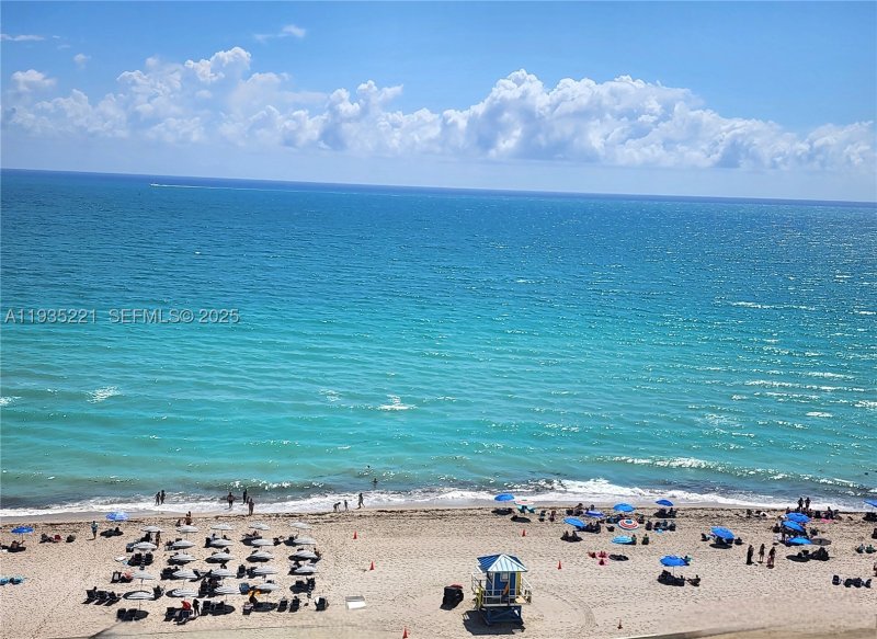 Condo for sale at Sea Air Towers 425
