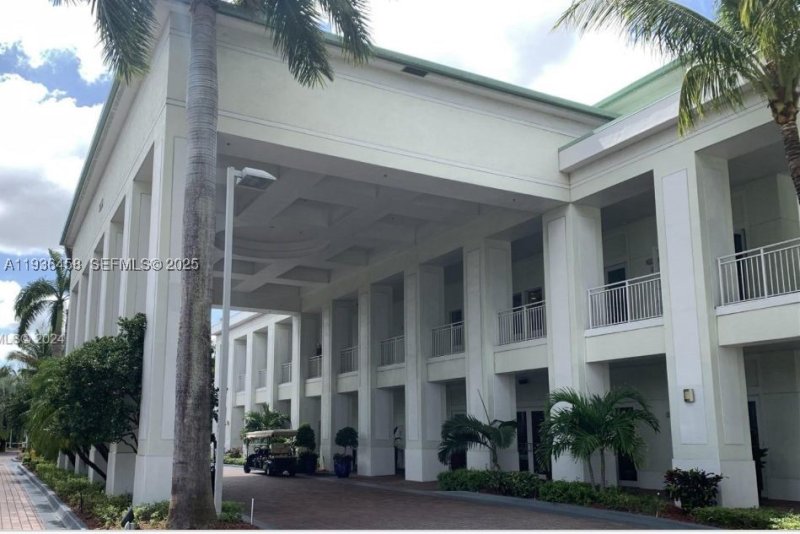 Condo for sale at The Blue Doral 601