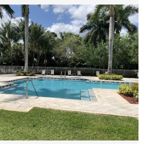 Condo for sale at The Blue Doral 601