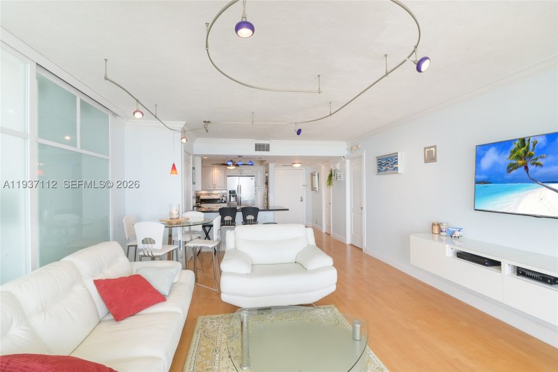 Condo for sale at Point of Americas 2903