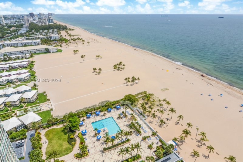 Condo for sale at Point of Americas 2903