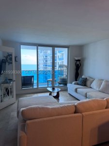 Alquiler de apartamento en Roney Palace 1425