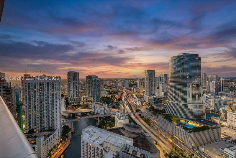 Comprar apartamento no Epic Miami 4414