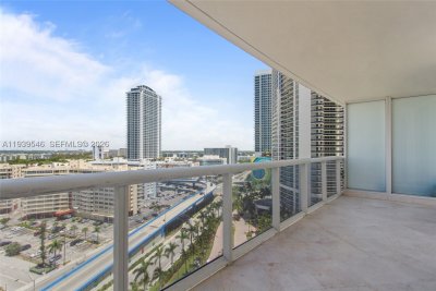 Comprar apartamento no Beach Club One 1608