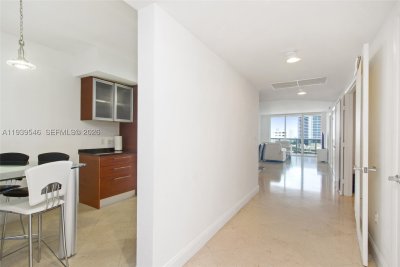 Comprar apartamento no Beach Club One 1608