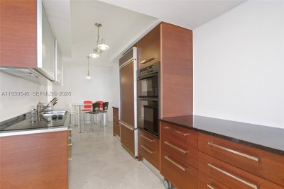 Comprar apartamento no Beach Club One 1608
