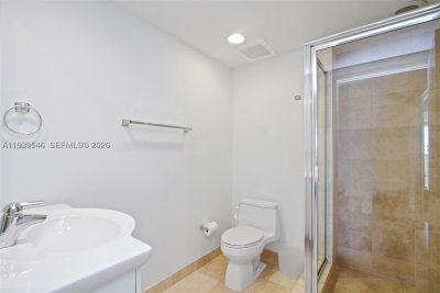 Comprar apartamento no Beach Club One 1608