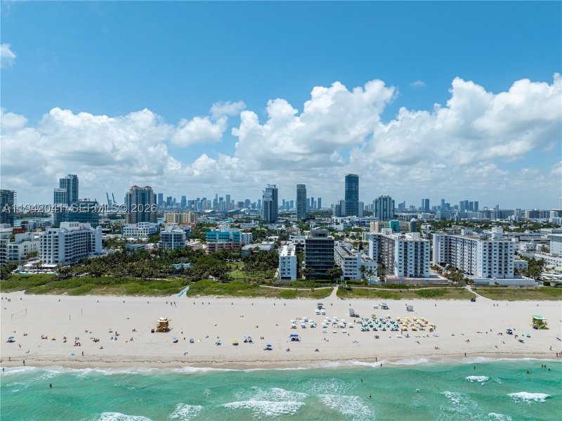 Condo for sale at Ocean Park 302