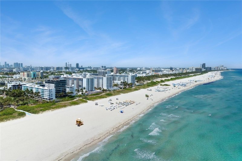 Condo for sale at Ocean Park 302