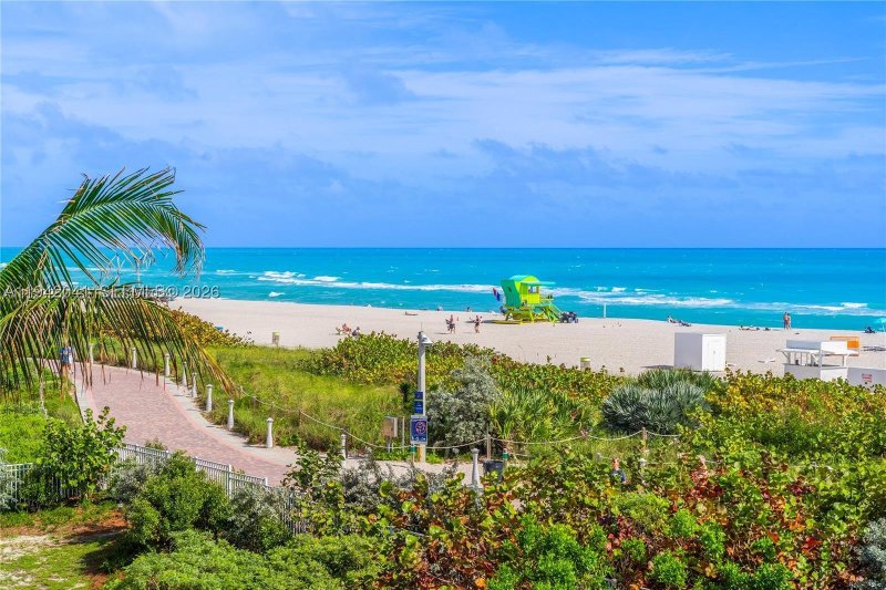 Condo for sale at Ocean Park 302