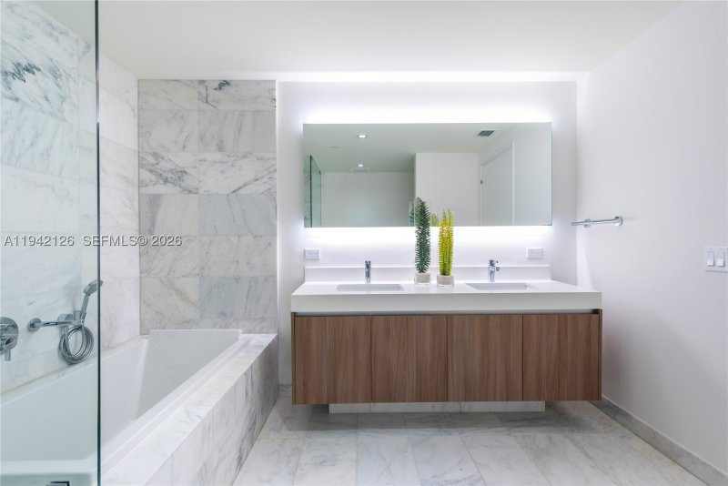 Apartment for rent at Tiffany House 701