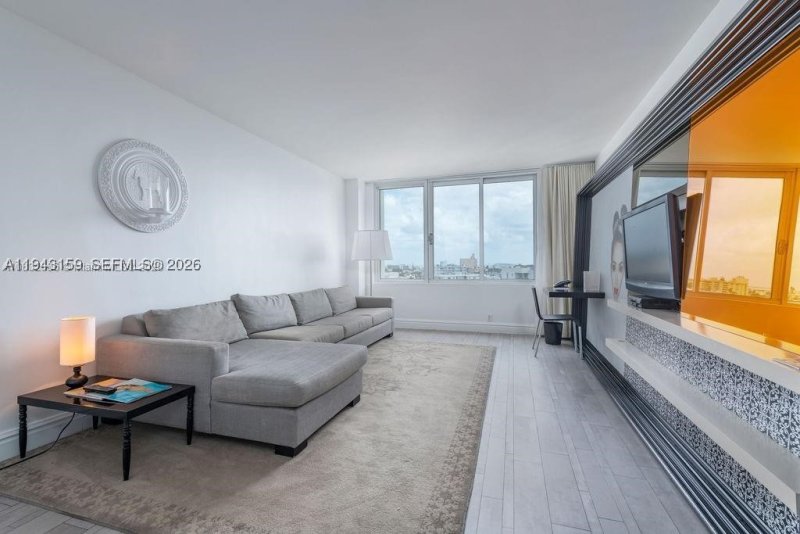 Alquiler de apartamento en 1100 West Condo (Mondrian located) 721