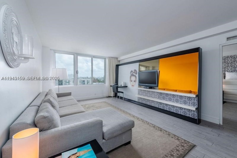 Alquiler de apartamento en 1100 West Condo (Mondrian located) 721