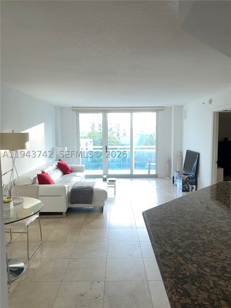Comprar apartamento en The Collins Condo 426