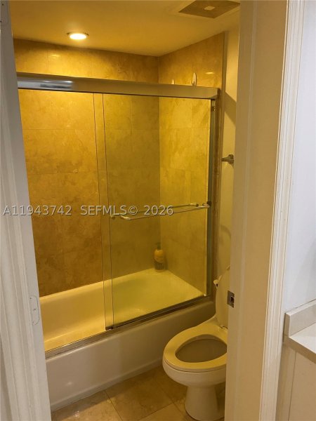 Comprar apartamento en The Collins Condo 426