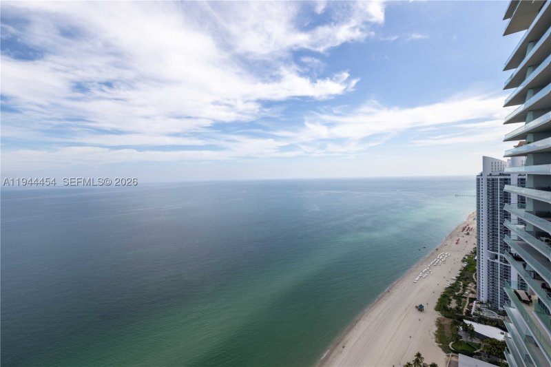 Condo for sale at Porsche Design Tower 4601
