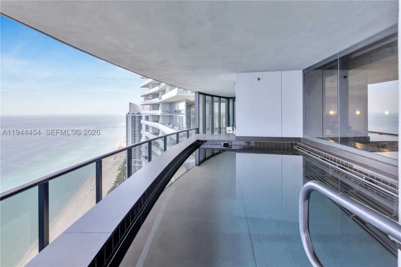 Condo for sale at Porsche Design Tower 4601