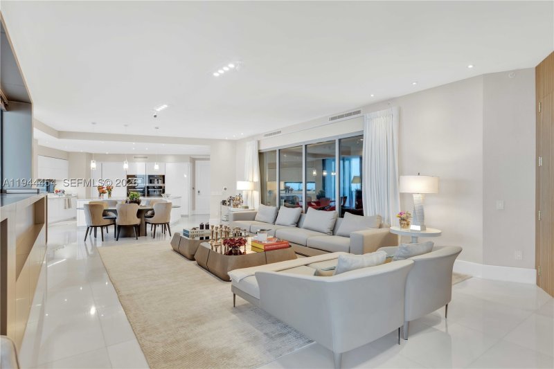 Condo for sale at Porsche Design Tower 4601