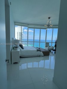 Aluguel de apartamento no Trump Tower Three 4101