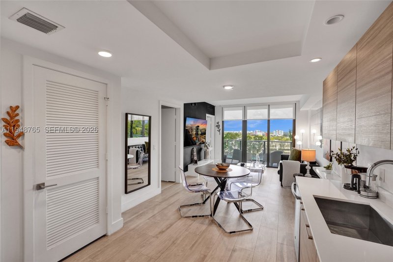 Apartment for rent at Hyde Midtown 910