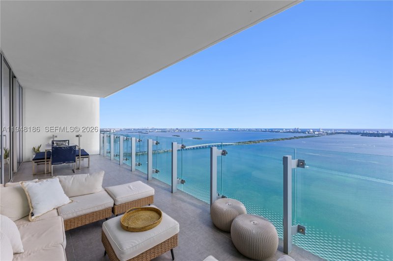 Comprar apartamento no Missoni Baia 4701