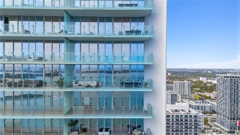 Comprar apartamento no Missoni Baia 4701