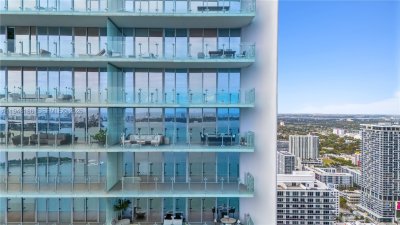 Comprar apartamento en Missoni Baia 4701