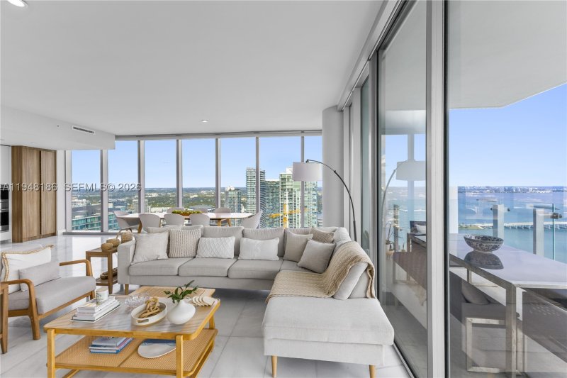 Comprar apartamento no Missoni Baia 4701