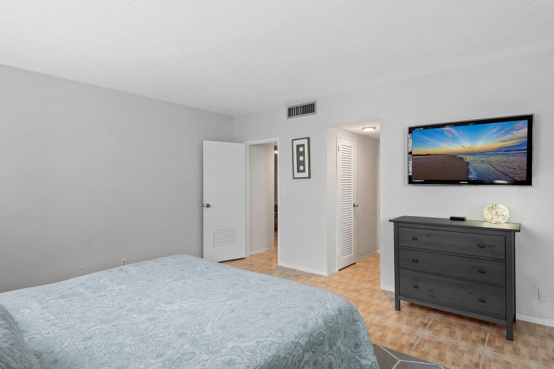 Apartment for rent at Galt Towers 12N