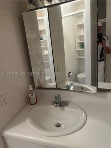 Comprar apartamento no Balmoral Condo CAB6