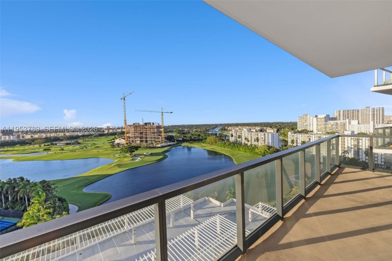 Apartment for rent at Mondrian Hallandale 1703