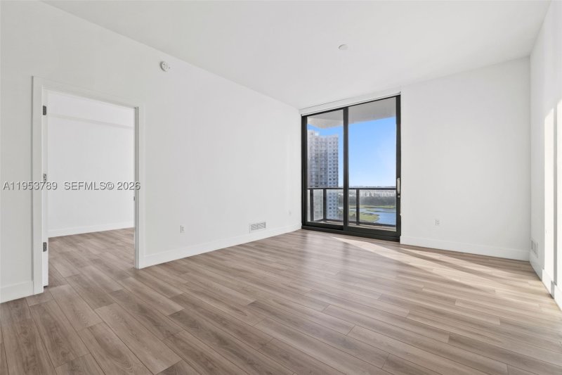 Apartment for rent at Mondrian Hallandale 1703