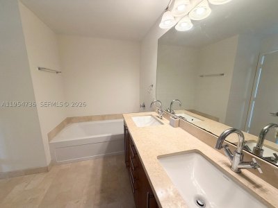 Comprar apartamento no Axis on Brickell North Tower 3022-N