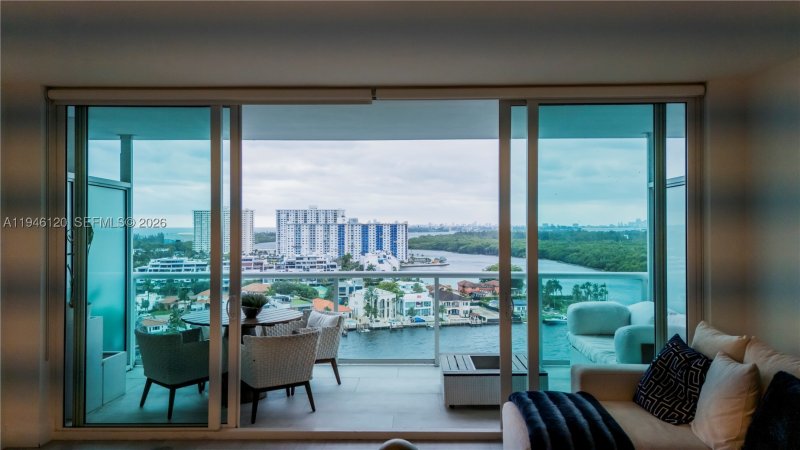 Condo for sale at 400 Sunny Isles 1504