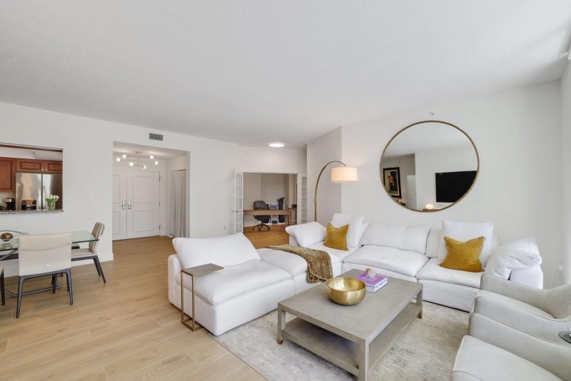 Condo for sale at Watergarden 301