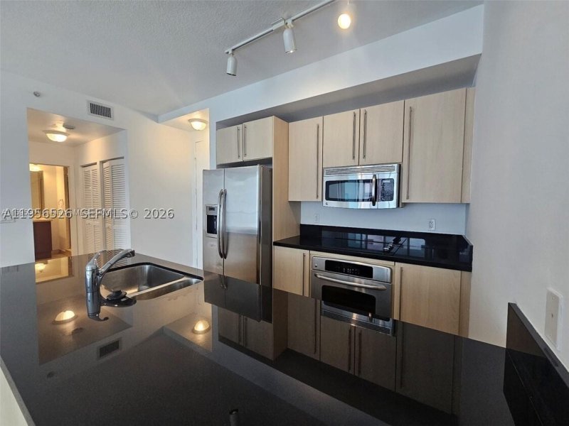 Condo for sale at Axis on Brickell North Tower 1422-N