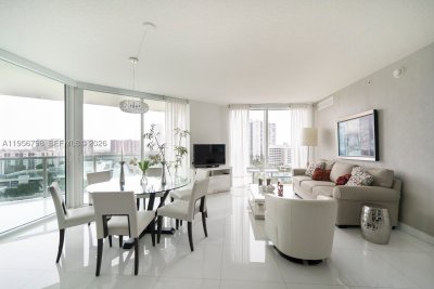 Comprar apartamento en St Tropez I II and III 2-1101