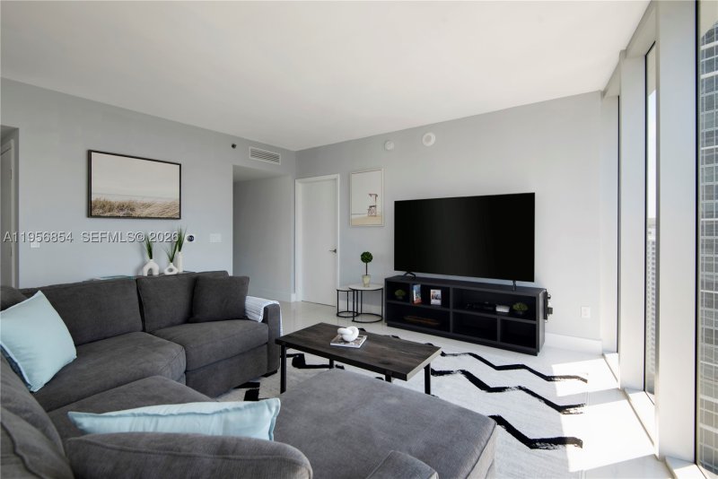 Condo for sale at Icon Brickell Viceroy 3208