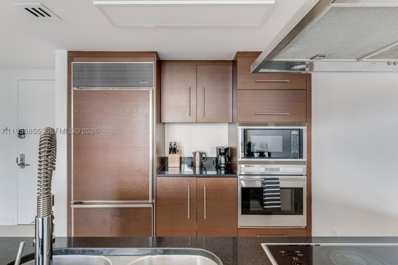 Condo for sale at Icon Brickell Viceroy 4706