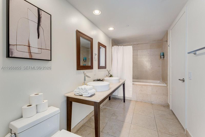 Condo for sale at Icon Brickell Viceroy 4706