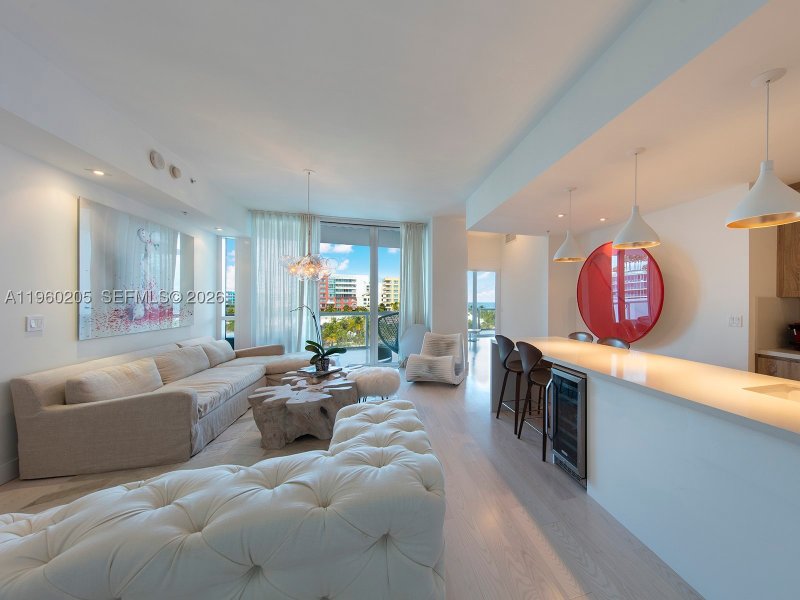 Condo for sale at Continuum II North 707