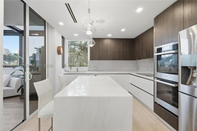 Comprar apartamento no 1000 Venetian Way 403
